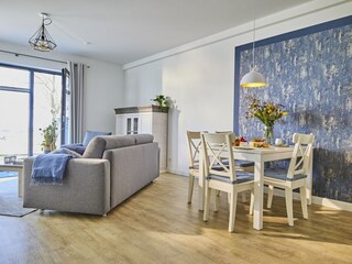 Wohnzimmer mit Essbereich