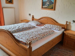 Schlafzimmer 2 (Doppelbett)