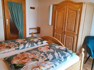 Schlafzimmer 2 (Doppelbett)