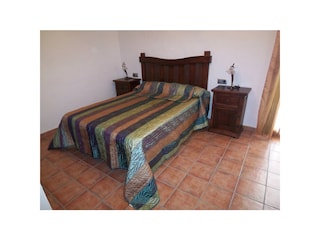 Schlafzimmer mit Doppelbett