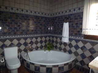 Badezimmer mit Badewanne