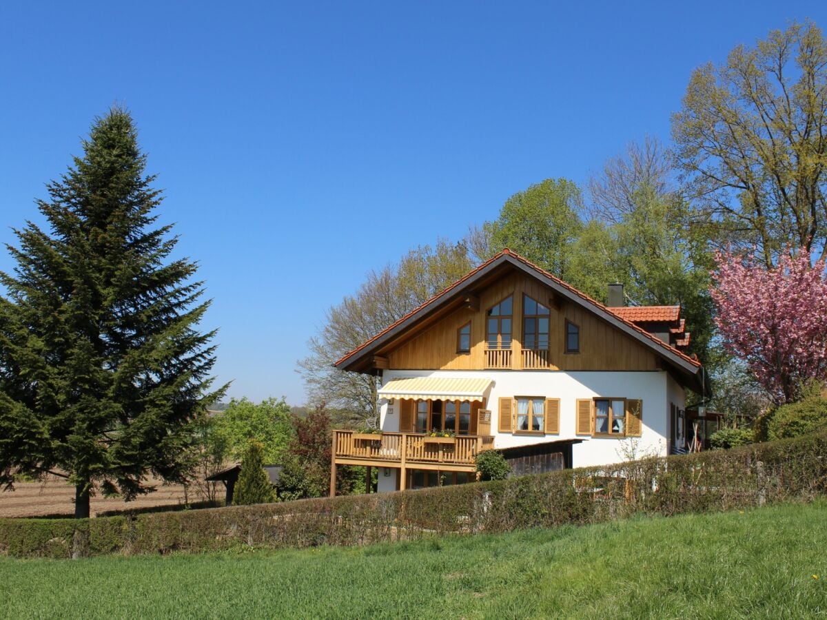 Landhaus Alpenblick, Ferienwohnung im UG mit  Garten