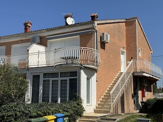 Mehrfamilienhaus