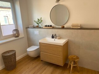 Großes Badezimmer