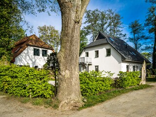 in dem rechten Haus befindet sich die Bucht 9
