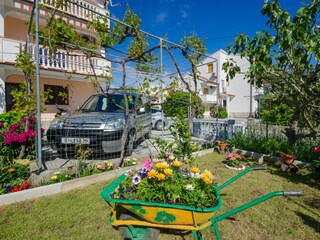 Apartment Lopar Features 9