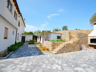 Apartment Kornić Außenaufnahme 1