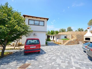 Apartment Kornić Außenaufnahme 6