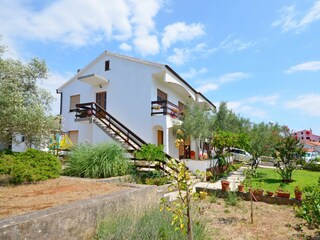 Apartment Kornić Außenaufnahme 7