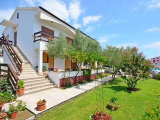 Apartment Kornić Außenaufnahme 2