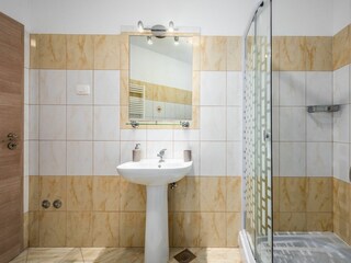 Apartment Drenje Ausstattung 35