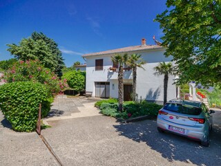 Apartment Kornić Außenaufnahme 1