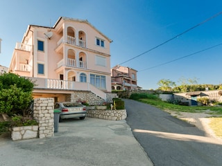 Apartment Lopar Features 13