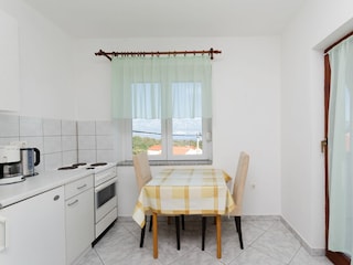 Apartment Lopar Features 11