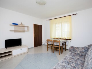 Apartment Lopar Features 15
