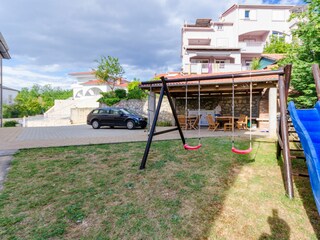 Apartment Lopar Features 11
