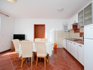 Apartment Lopar Features 7