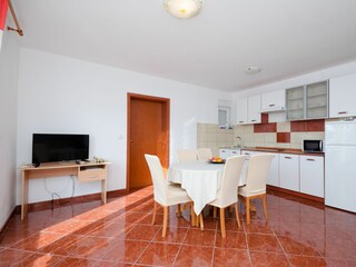 Apartment Lopar Features 11