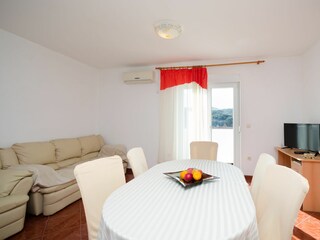 Apartment Lopar Features 22