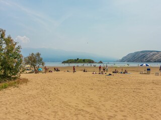 Apartment Lopar Features 3