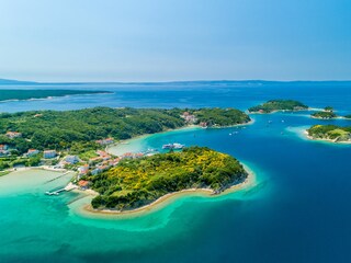 Apartment Lopar Features 25