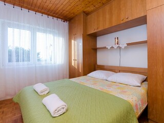 Apartment Lopar Features 10