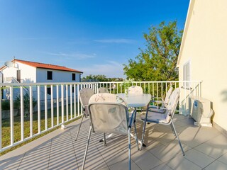 Apartment Lopar Features 6