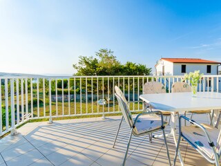 Apartment Lopar Features 7