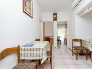 Apartment Lopar Features 4