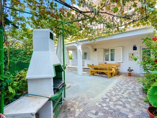 Apartment Lopar Features 8