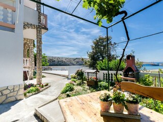 Apartment Lopar Features 20