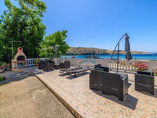 Apartment Lopar Features 9