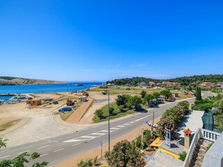 Apartment Lopar Features 22