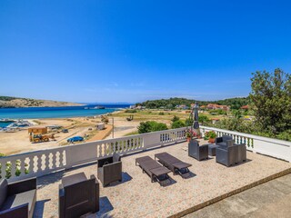 Apartment Lopar Features 46