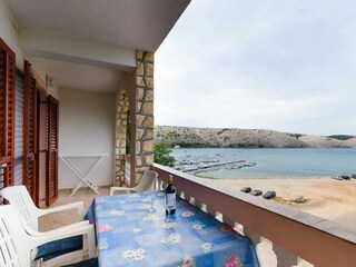 Apartment Lopar Features 17