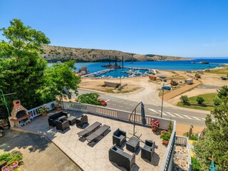 Apartment Lopar Features 16