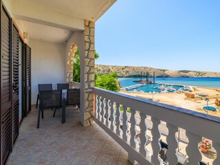 Apartment Lopar Features 20