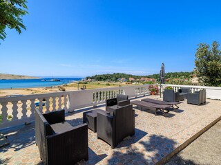 Apartment Lopar Features 35