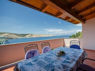Apartment Lopar Features 10