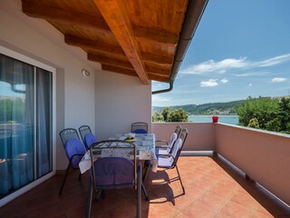Apartment Lopar Features 11