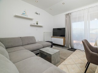 Apartment Lopar Features 6