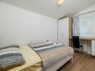 Apartment Lopar Features 10