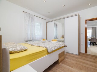 Apartment Lopar Features 16