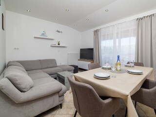 Apartment Lopar Features 21