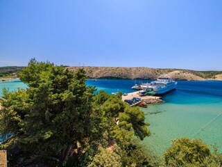 Apartment Lopar Features 27