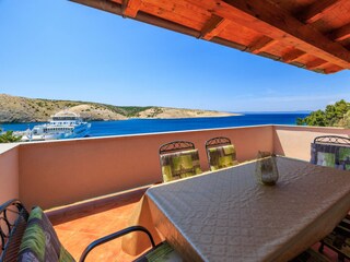 Apartment Lopar Features 30