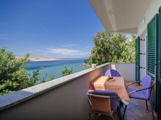 Apartment Lopar Features 13