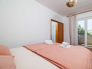 Apartment Lopar Features 20