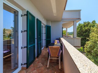 Apartment Lopar Features 25