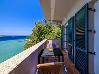 Apartment Lopar Features 27